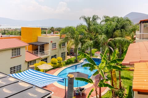 Rest house with pool access in Jocotepec