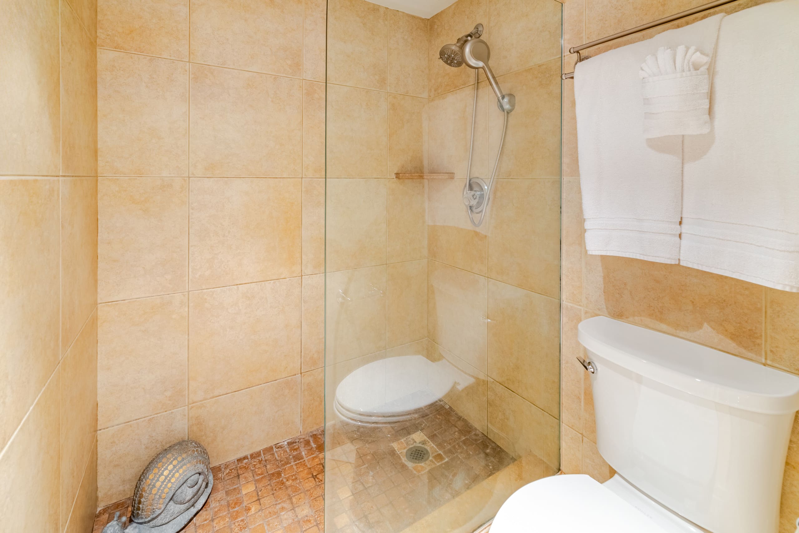 Condo in Kihei · ★4.98 · 2 bedrooms · 3 beds · 2 baths - Image 65