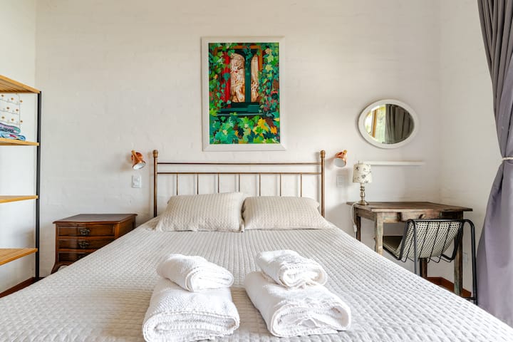 Kitanda aina ya Queen size