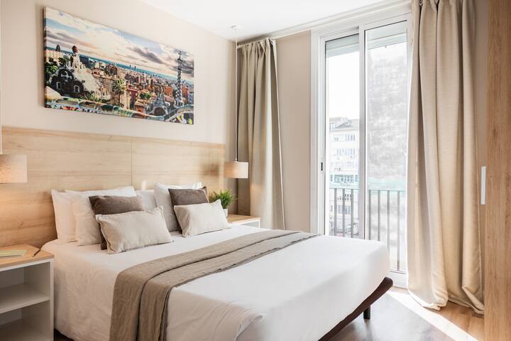 Centric Duplex w/ Private Terrace 3BD/AC/1Go WiFi gallery image 4