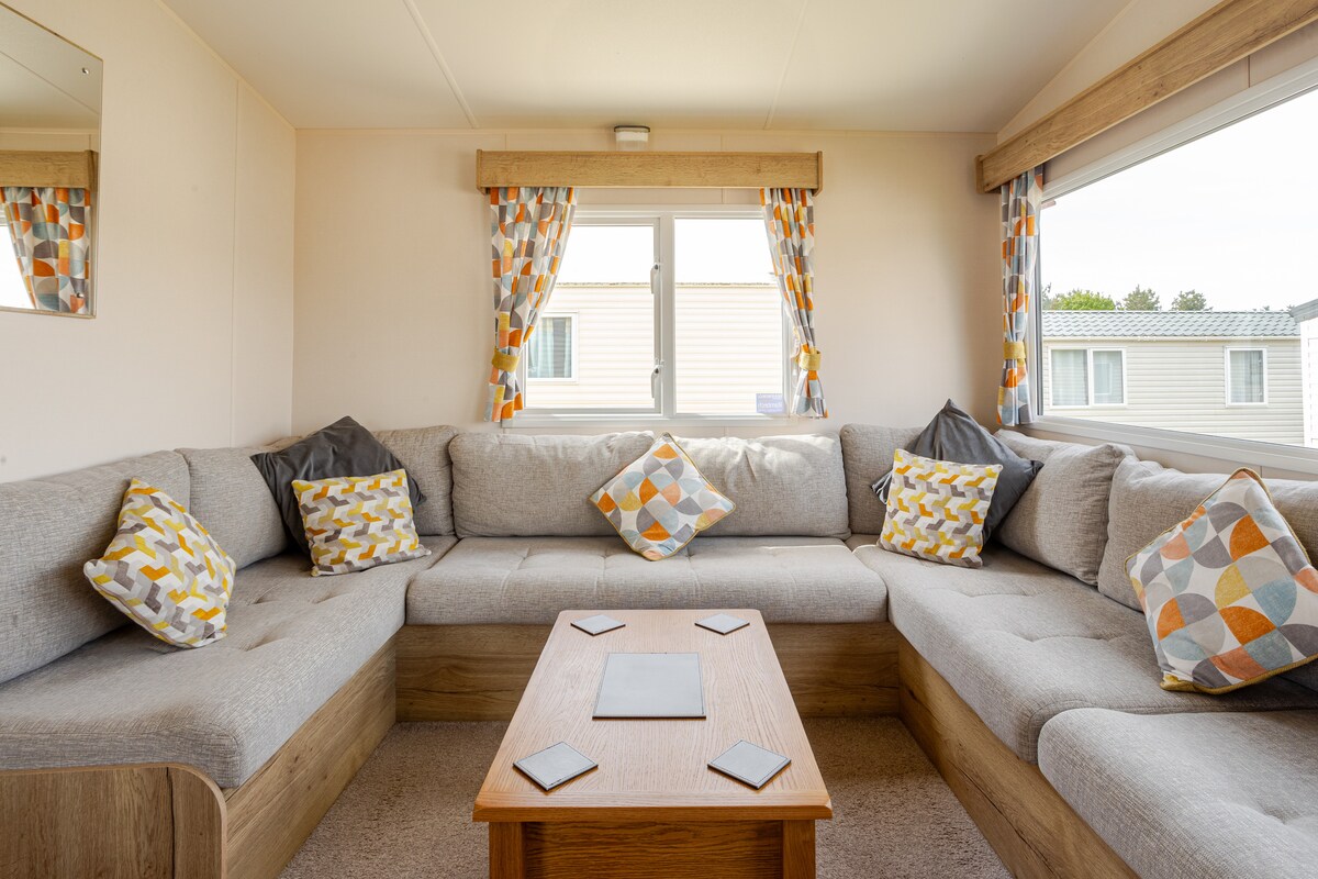 Successful Airbnb property: 3 Bedroomed caravan sited at Haven Weymouth Bay in Weymouth