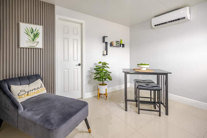 Cozy And Private Suite In The Heart Of Tampa Bay - Tampa, FL