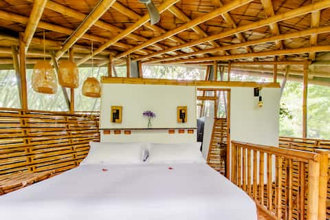 Elevada Cabin with Jacuzzi | Buga