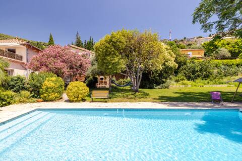 Apartment with terrace and garden