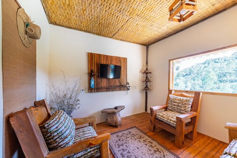 Imóvel de sucesso: Chales 04 passaropreto rustic heart cabin. em Cunha
