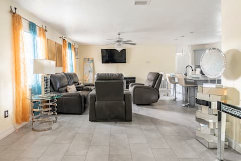 ★ Modern 3Bedroom 2 Bathroom Home Near Universal★