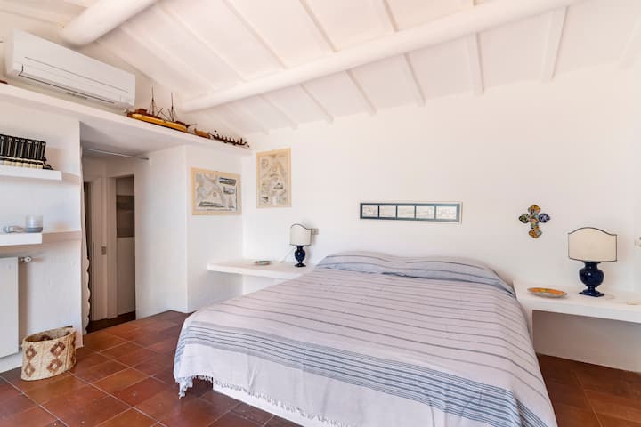 ห้องนอนแรก