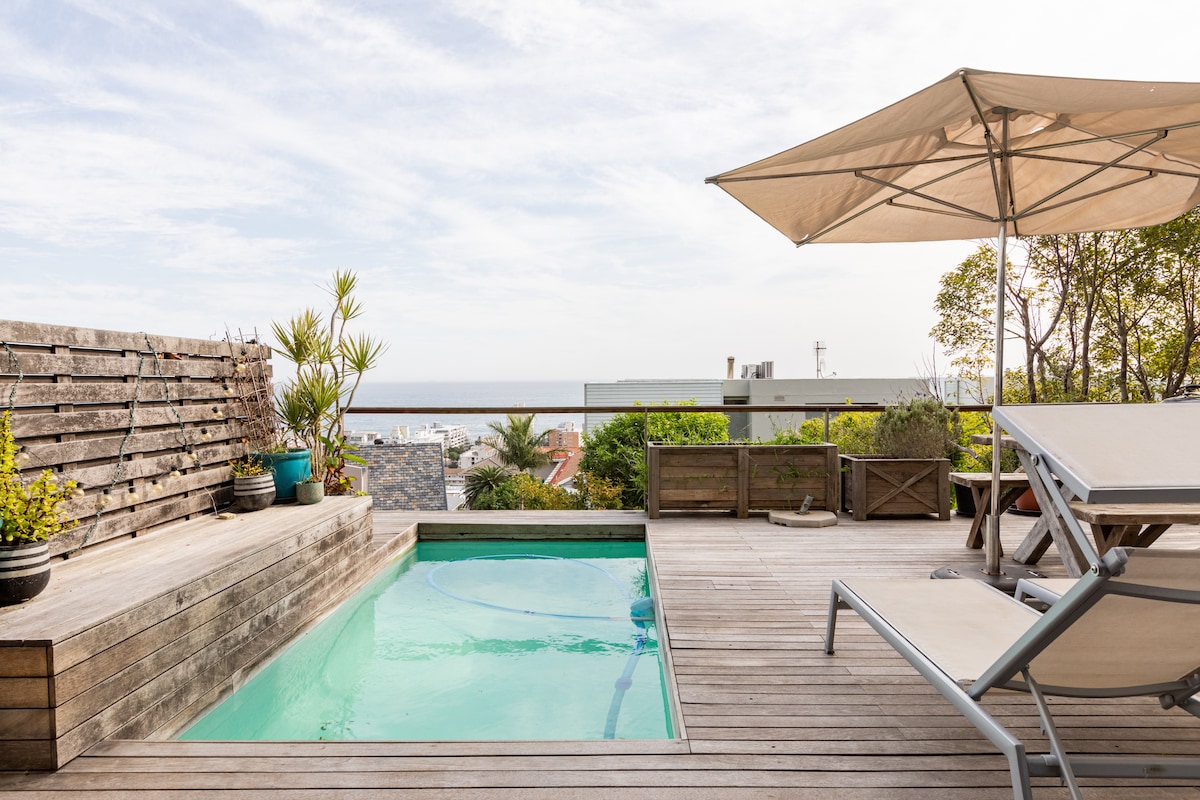 Sea Point Vacation Rentals & Homes - Sea Point, Cape Town, South Africa