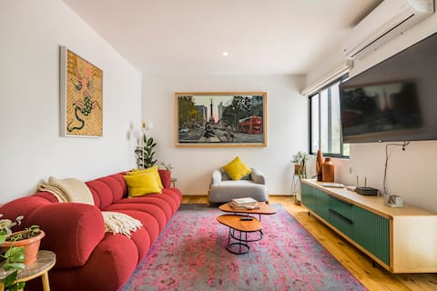 Successful Airbnb property: Red Sofa apt 2Br - Ba · ideal for Home Office in Ciudad De México (Cdmx)