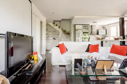 MODERN DUPLEX TO SHARE - WARNER PARK