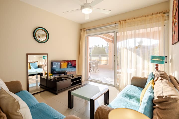 Un Amour D'appartement Avec 3 Piscines &  Jaccuzi - Paphos