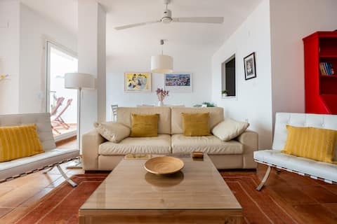 Top performing Airbnb: House of the sea Relax Natural Park. Views. 155 m in Almuñécar