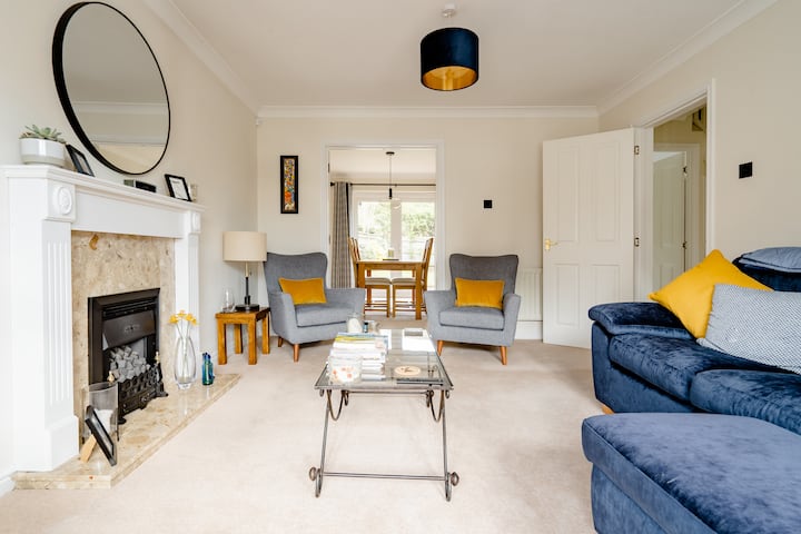 Spacious Double Bedroom With Free Parking & Garden - Bicester