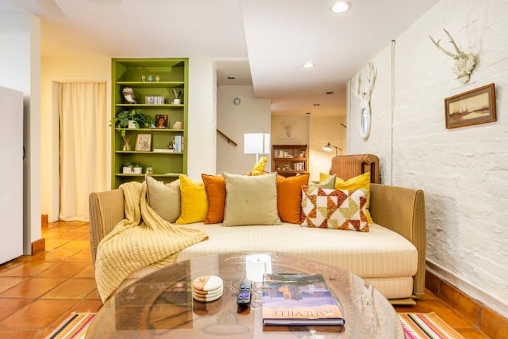 Kenilworth Tudor W/full Kitchen Near Biltmore - Asheville, NC