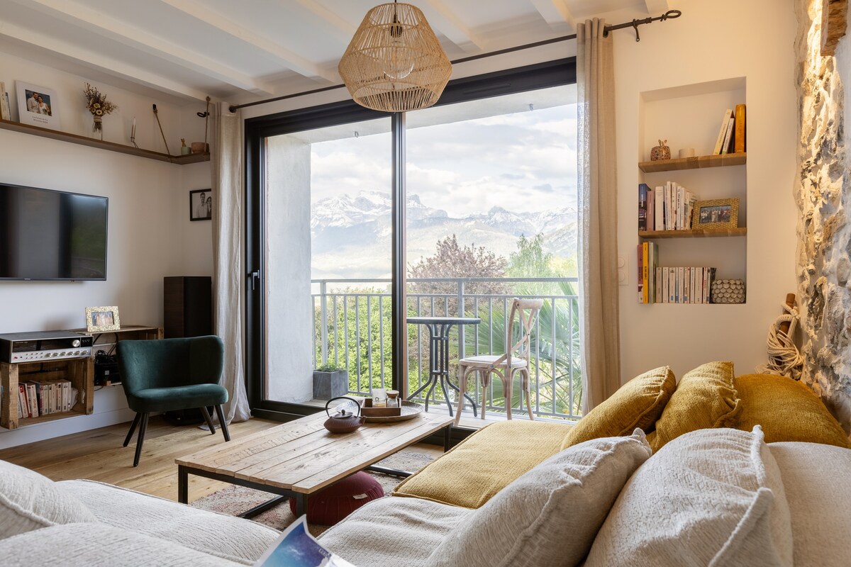 Popular Airbnb listing: Refurbished apartment in Saint-Jorioz in Saint Jorioz