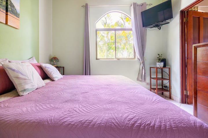 Კომფორტული საწოლი 193 × 203 სმ. 