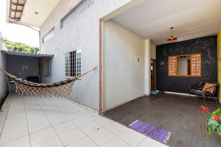 Entire home with 2 bedrooms in Belo Horizonte - Seu Cantinho em BH: Casa Completa c WiFi e Garagem