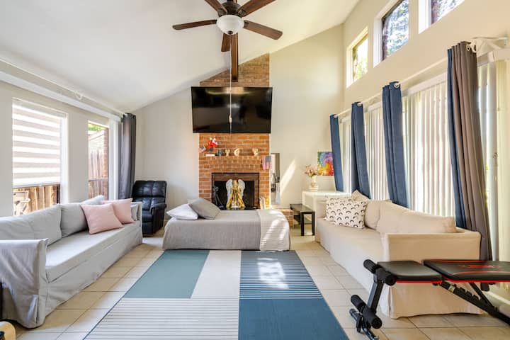 Bungalow-2bedroom-garage+kitchen-2patio+no Stairs - Houston, TX