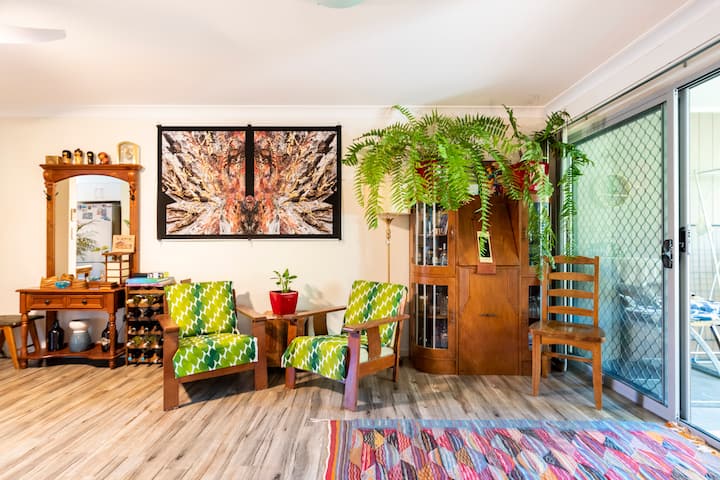 Lovely, Quiet 1 Bedroom W/ Pool & Tennis Court - Brisbane