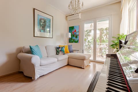 Lovely 1-Bedroom Condo in Vouliagmeni