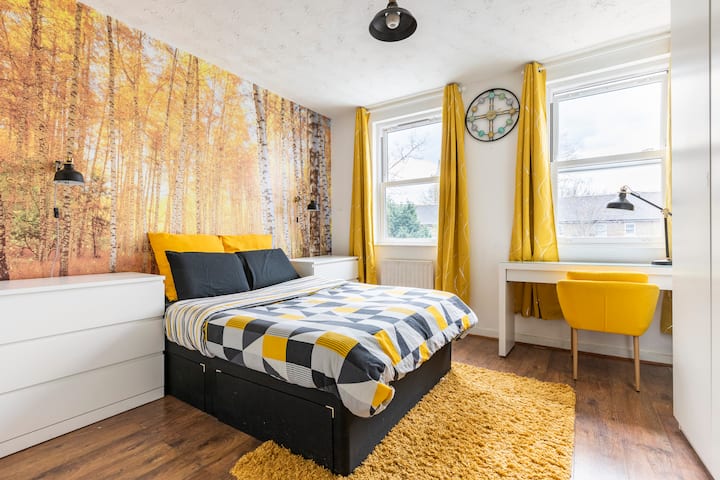 Bright London Private Room In Family Home - London, UK