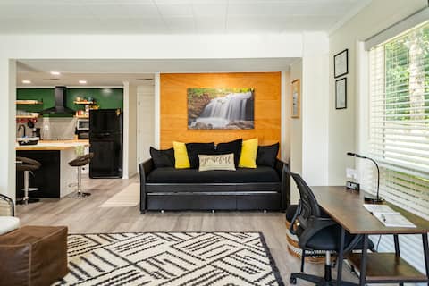 7 Lakes Retreat - Private Studio