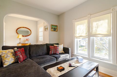 Popular Airbnb listing: Renovated 2BDR & Free parking in Peterborough
