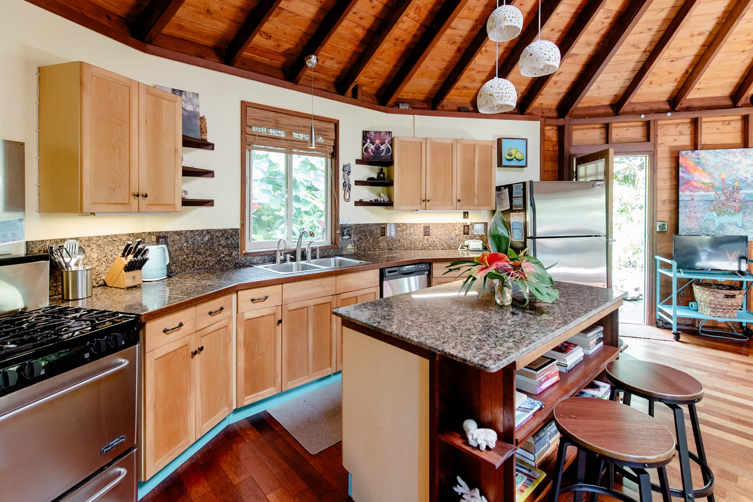 Home in Pahoa · ★4.93 · 1 bedroom · 1 bed · 1.5 baths - Image 9