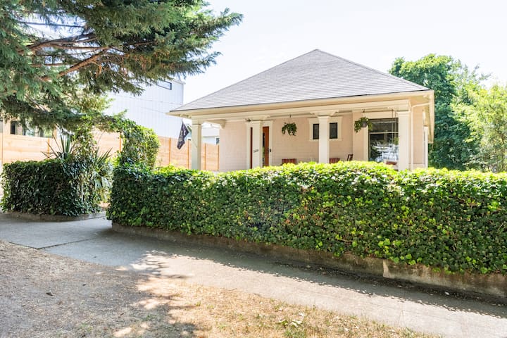 Mint Julep – Southern hospitality in Seattle gallery image 3