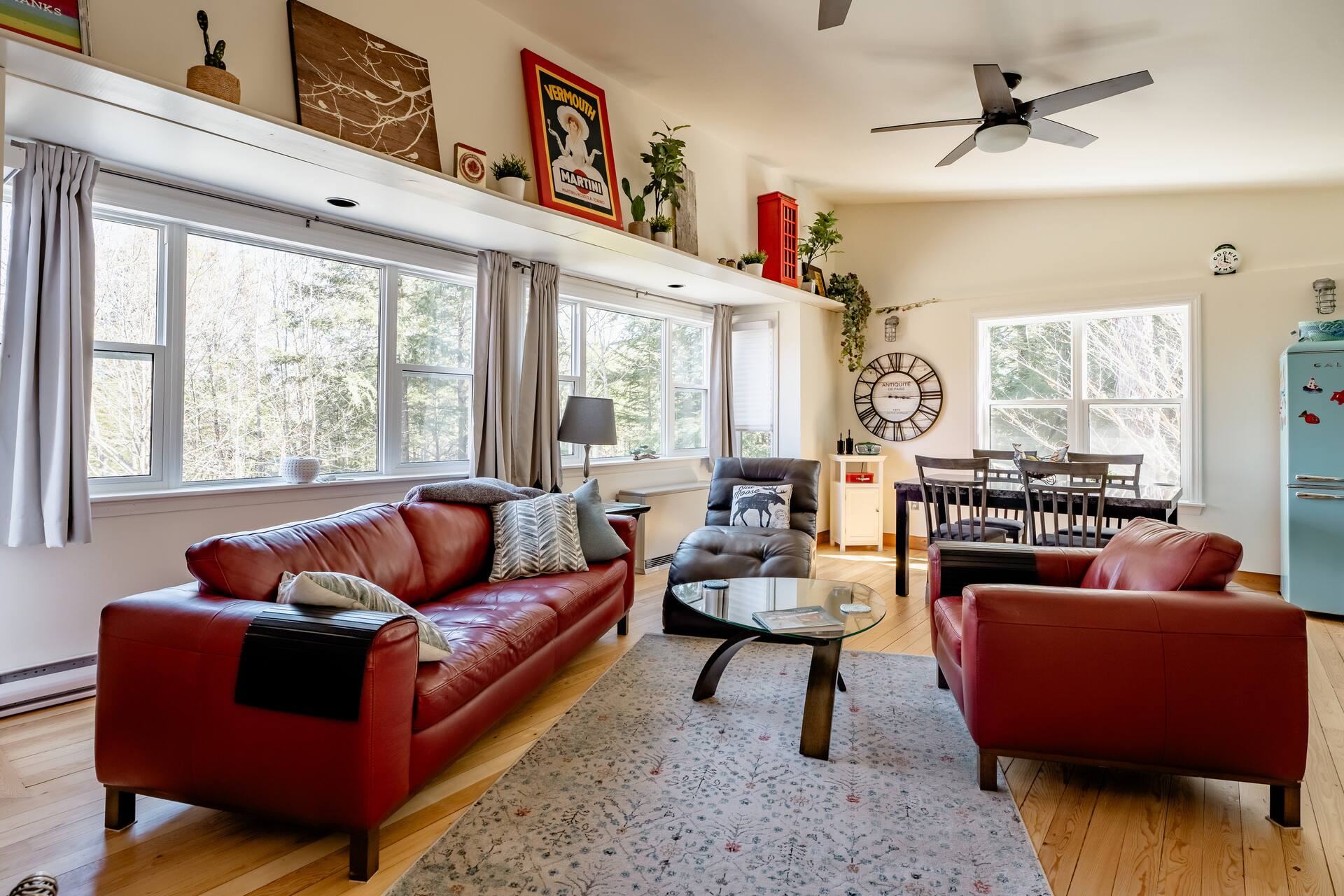 Spacious, private one bedroom guesthouse