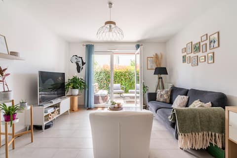 Top performing Airbnb: Quiet ground floor 2 bedroom apartment in Vertou