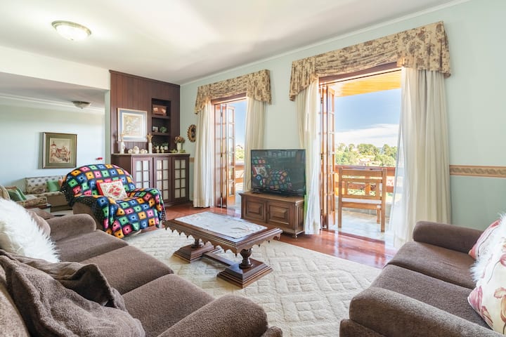 Valley Facing Huge Apartment Near The Busiest Spot - Campos do Jordão