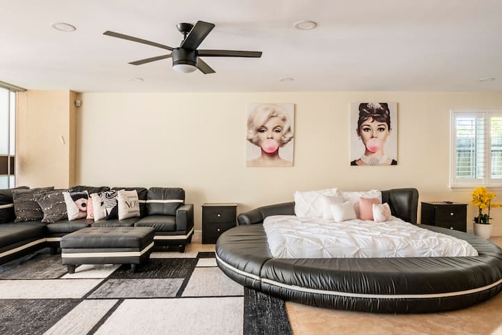 غرفة النوم الرئيسية 