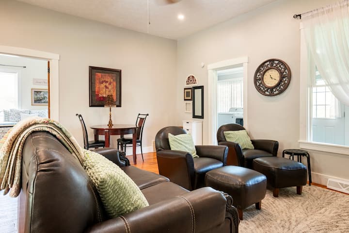 Spacious Family Getaway With Many Outdoor Spaces! - Loveland, OH