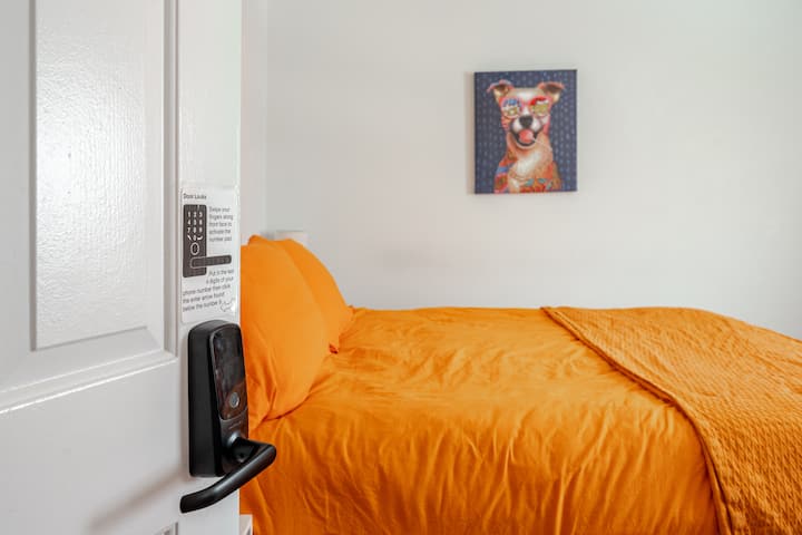 Welcome to colorful bedroom #1