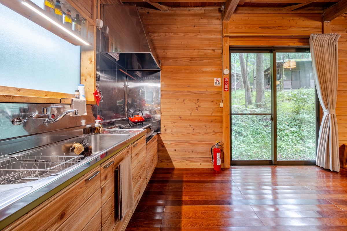 Log house in the forest/riverside/15km to Mt. Fuji - Airbnb