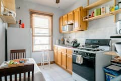 Quiet%2C+quaint+room+in+Victorian+Town+House