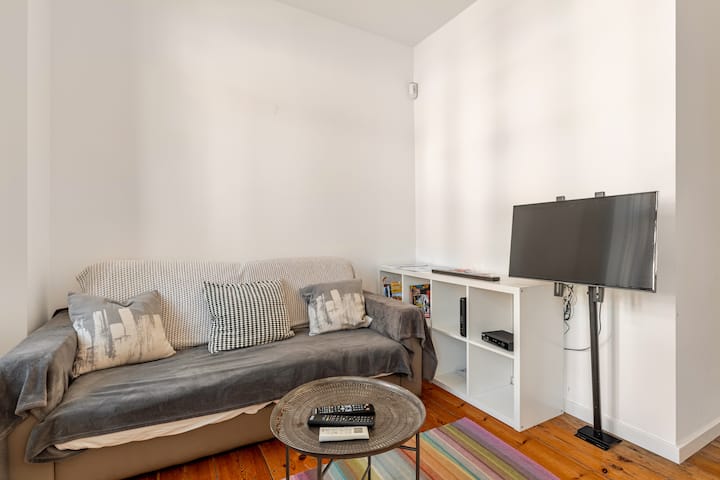 Cozy Apartment In Anjos | Balcony | A/c - Seixal