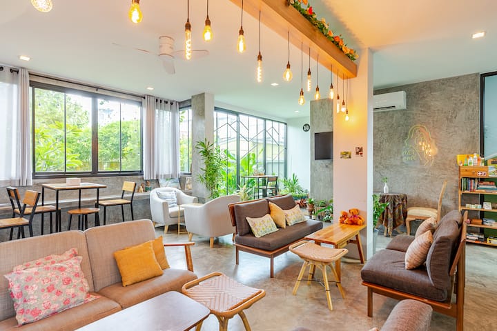 402 Serene Escape In Prime Phuket Town Location - Phuket