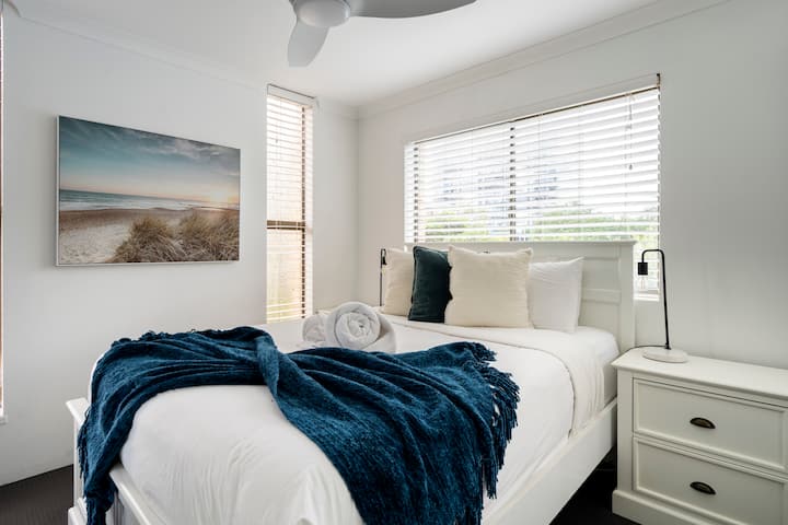 Family haven. Beach view. Walk everywhere. Relax