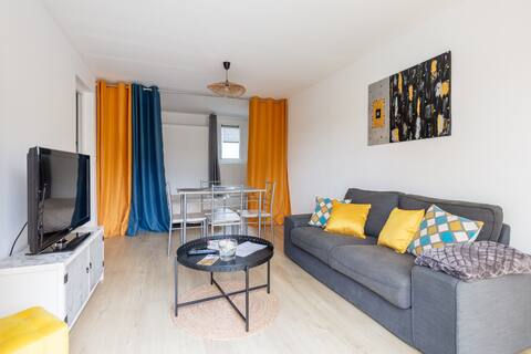 Furnished F1 rental + optional double box horse.