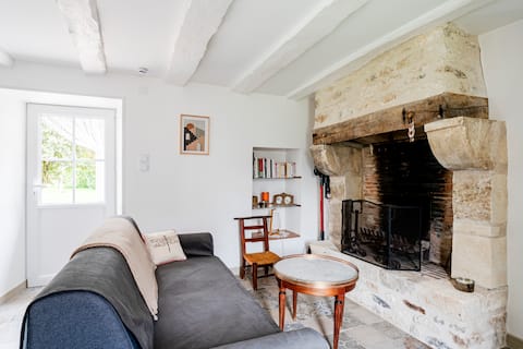 Top performing Airbnb: Cozy house with pool in Indre