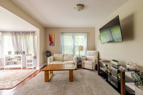 Fabulous Ferndale Home - Private with Outdoor Area