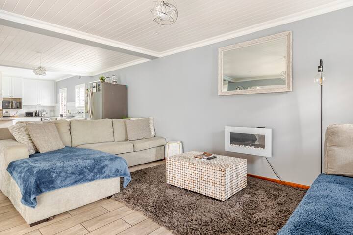 Mount View. Luxury 3 bed villa with pool gallery image 2