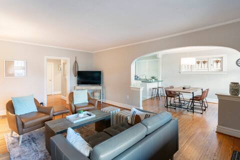 Cheerful Demun 3 bedroom cottage w/ parking