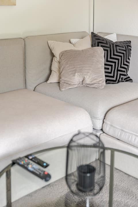 Top performing Airbnb: In the Heart of Cologne: Style & Comfort Combined in Köln