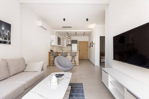 Newly furnished 2BR APT
