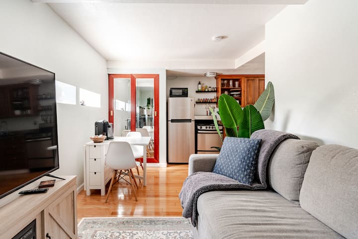 Updated 1-bedroom Private In-law (No Cleaning Fee) - Redwood City, CA
