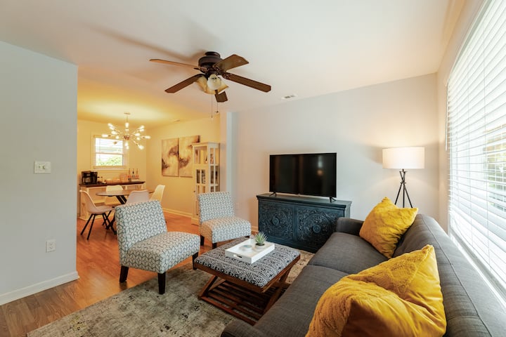 Charming 2br | Near Downtown, Airport & Beaches - Charleston, SC
