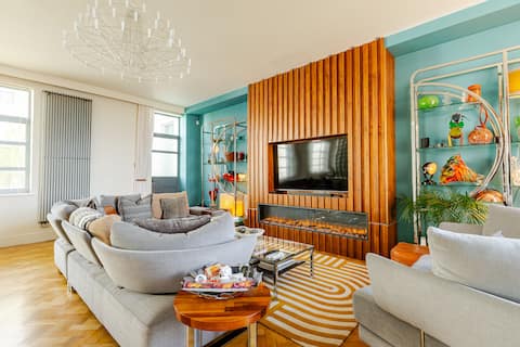 Successful Airbnb property: Large Luxury Penthouse in the City. in South West Inner City